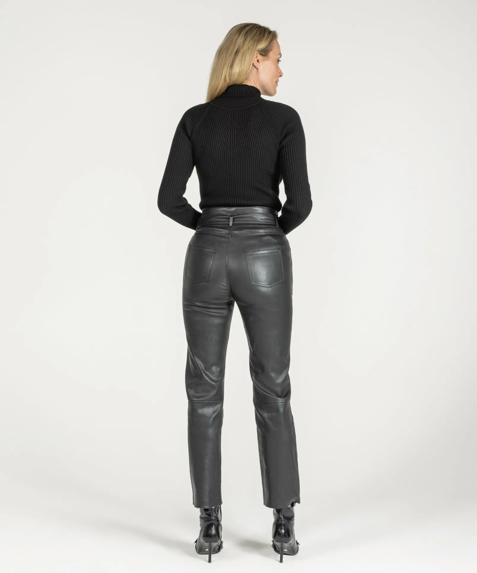 Pelle Black